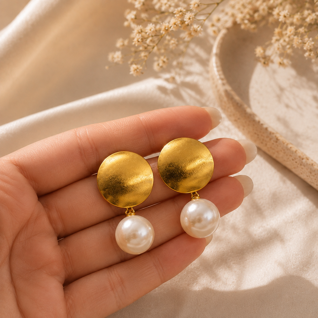 Luna Pearl Disc Stud Earrings