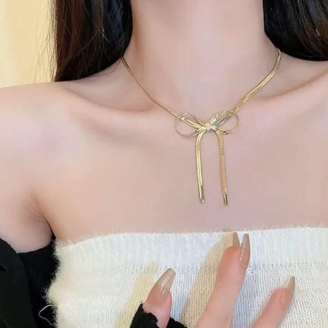 Classic Bow Necklace